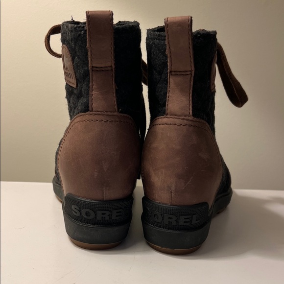 Sorel Women's Black and Brown Winter Boots - Picture 3 of 6